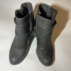 NIB Material Girl Ankle Boot Black Side Zipper Decorative Wrapped Buckles Sz 7.5